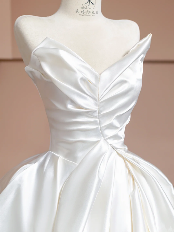 White strapless, fitted waist, full skirt, long ball gown, bridal dress R8314