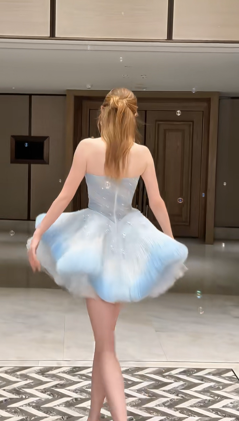 Light blue tube top slim waist slim fit puffy skirt princess skirt homecoming dress R4353