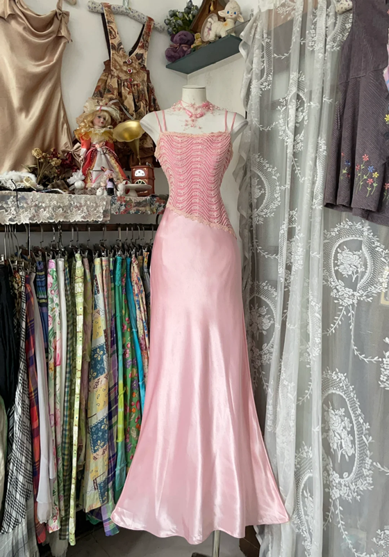 Pink halter-neck, fitted satin long dress, ball gown R6335