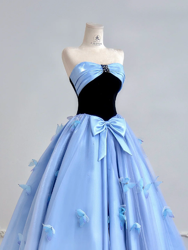 Light blue strapless fitted waist slim-fitting ball gown with a full skirt R8200