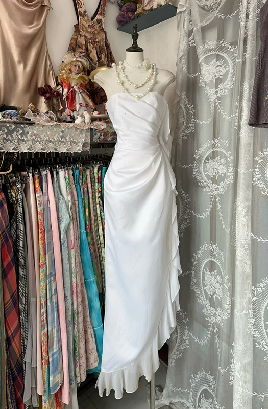 White strapless satin fitted long dress, ball gown R6256