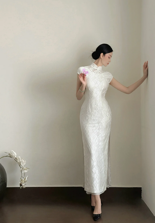 White Chinese-style, waist-cinched, slim-fit, elegant prom dress R7961