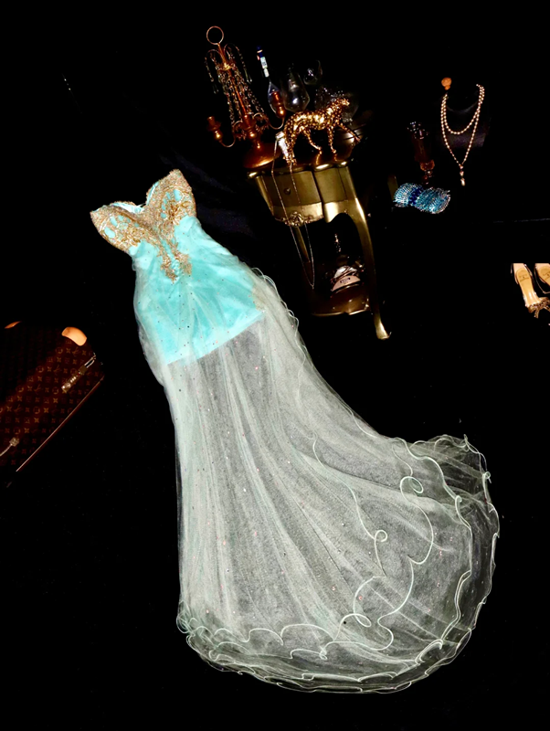 Lake blue dress with gold floral pattern, strapless, fitted waist, short ball gown R6895