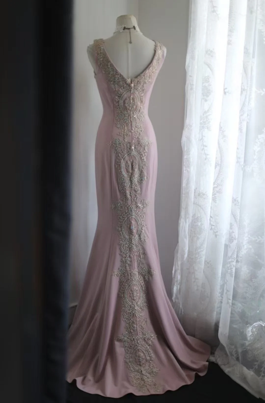 Light pink embroidered floral pattern fitted waist bodycon long ball gown R6696