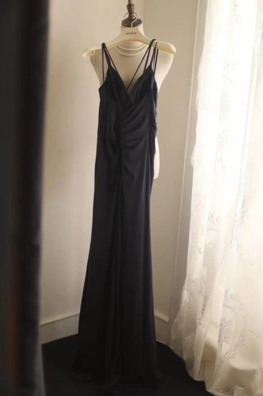 Navy blue halter-neck fitted long ball gown R6736