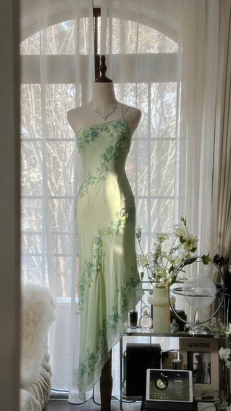 Light green one-shoulder halter-neck fitted waist slim-fit long ball gown with irregular hem R7691