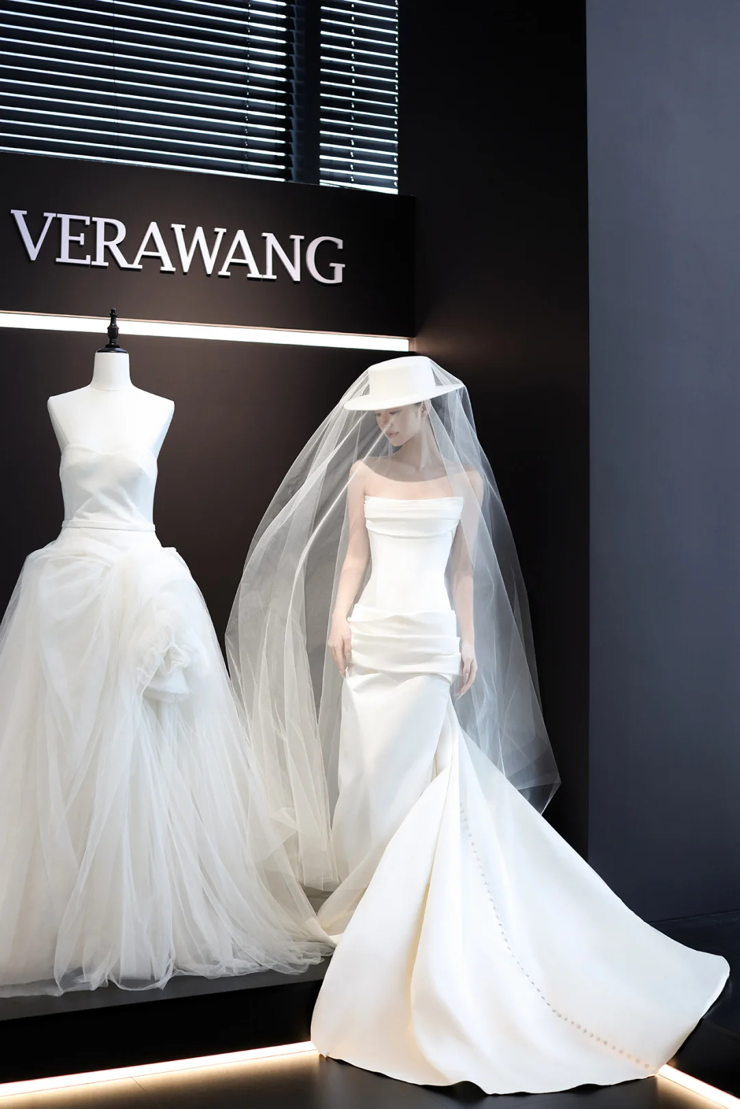 White strapless satin waist hip sexy fishtail skirt long dress bridal dress R6037