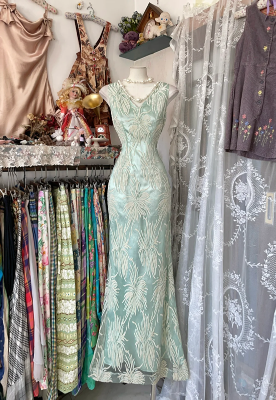 Light green sleeveless fitted satin long dress, ball gown R6336