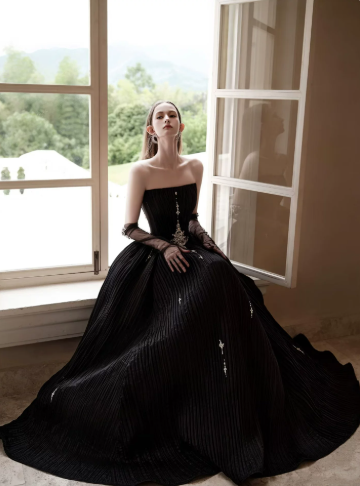Elegant Black Beaded Prom Gown , Pretty Strapless Maxi Evening Dress RS1346