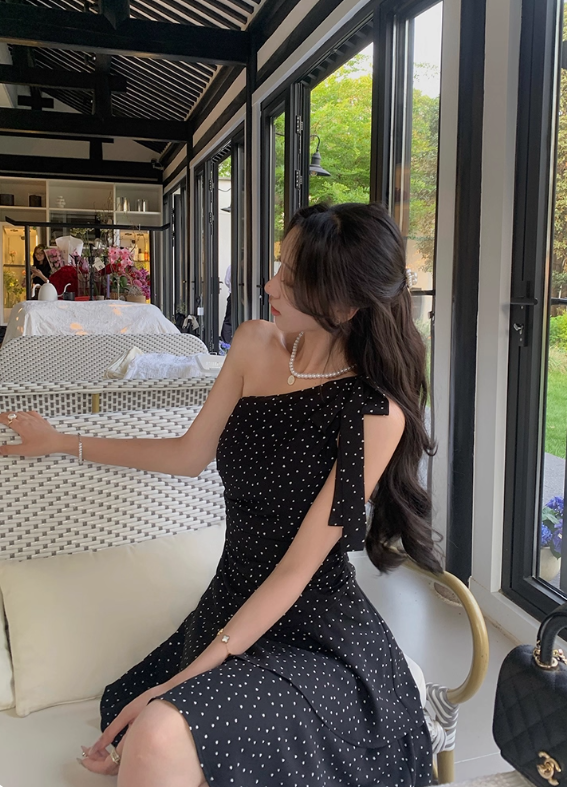 French style irregular dress with oblique shoulder, slim waist and black polka dot short skirt for summer R4335