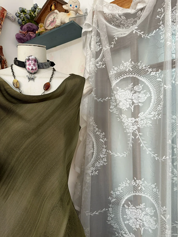 Dark green sleeveless, halterneck, slim-waisted, elegant long ball gown R6218