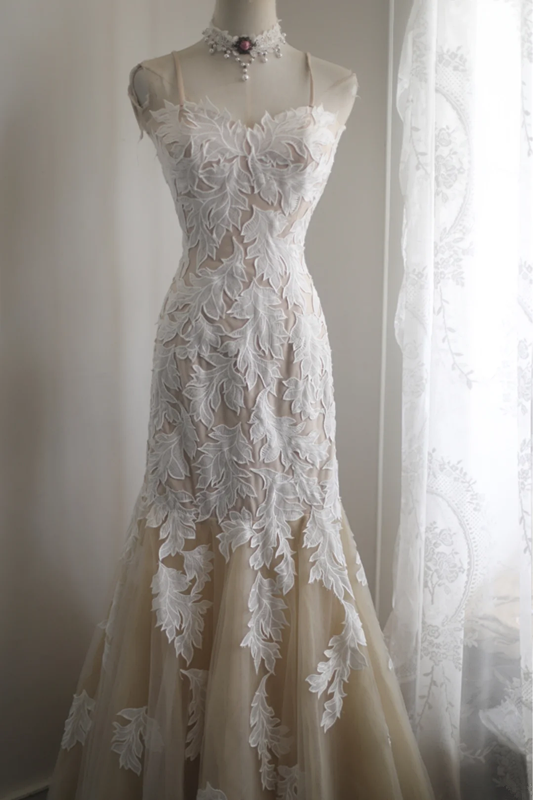 White halter-neck floral-stitched fitted waist, apricot-colored full skirt, bodycon long ball gown, bridal dress R6776