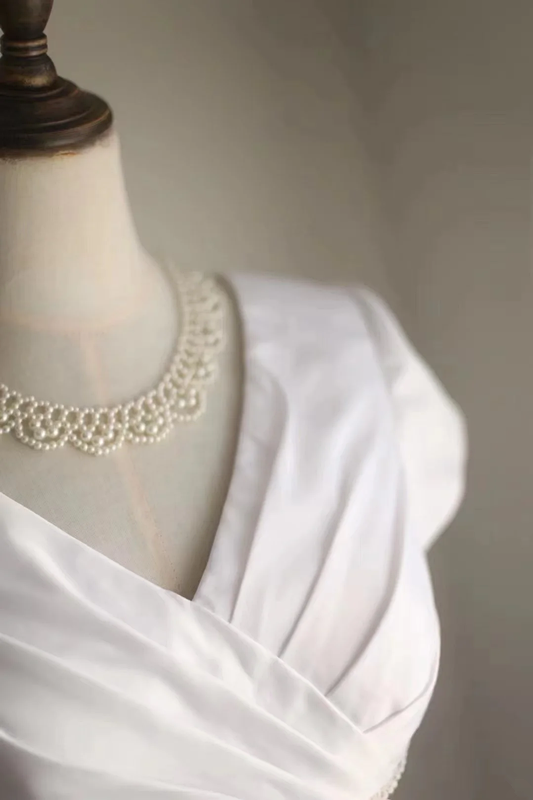 White V-neck fitted waist elegant long ball gown R6737