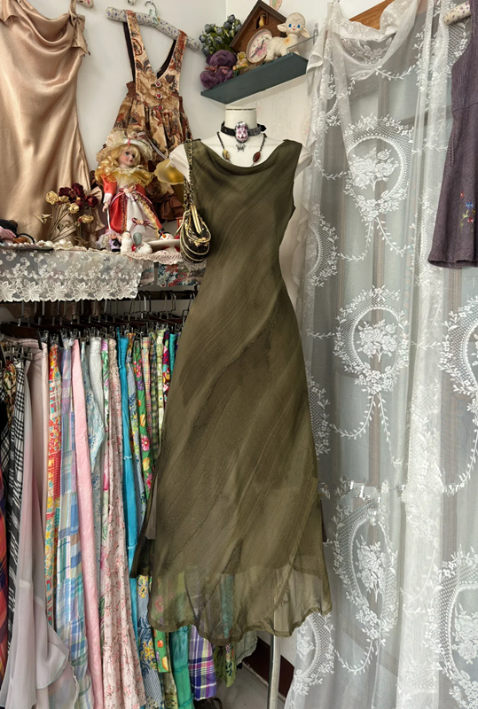 Dark green sleeveless, halterneck, slim-waisted, elegant long ball gown R6218