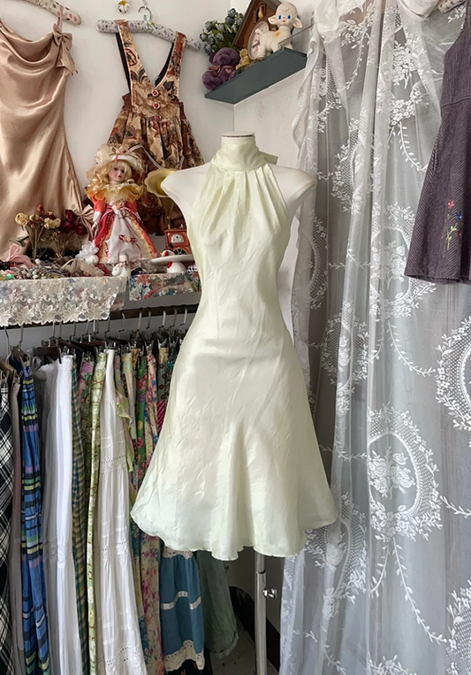 White halter-neck, fitted A-line short ball gown R6377