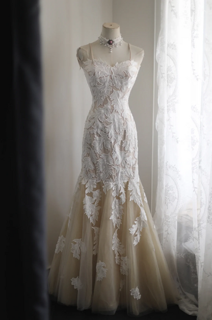 White halter-neck floral-stitched fitted waist, apricot-colored full skirt, bodycon long ball gown, bridal dress R6776