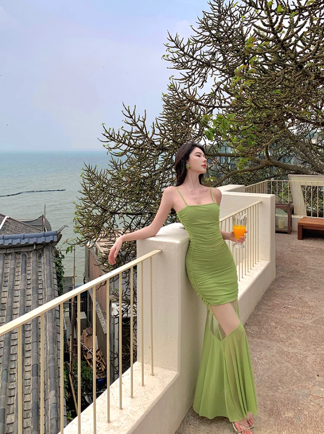 Green suspender dress, elegant waist, slim fit, hip skirt R0535