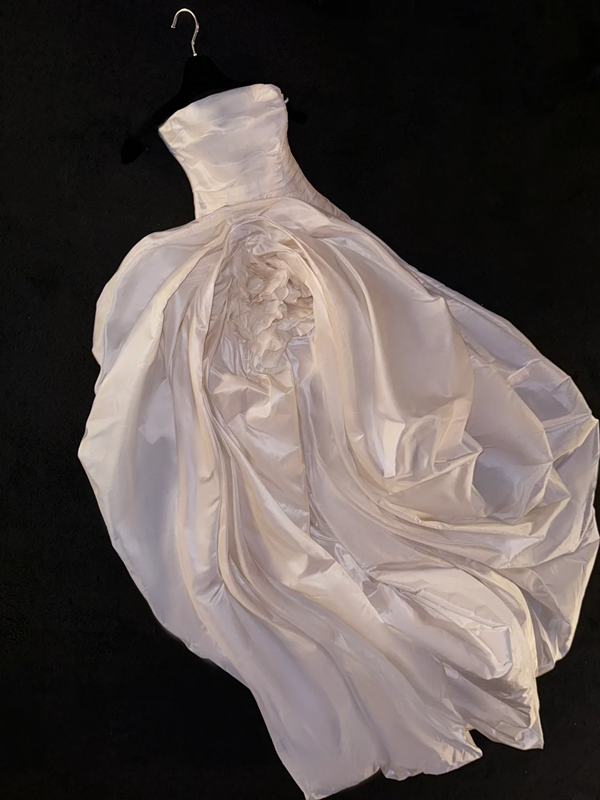 White halter-neck satin fitted waist ball gown/bridal dress R8804