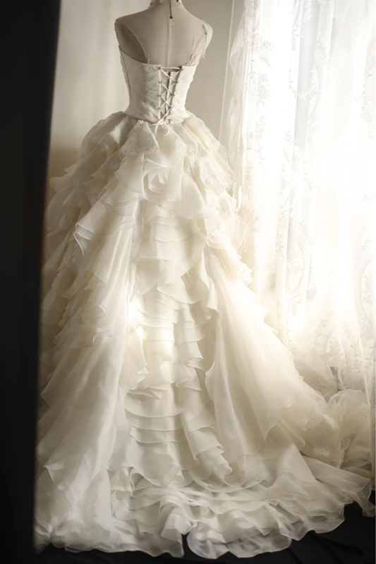 Ivory white strapless, fitted waist, full skirt, long ball gown, bridal dress R6777