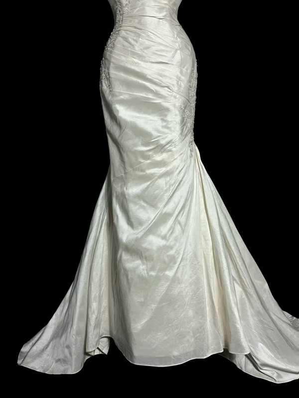 White strapless, fitted waist, pleated hip-hugging sexy long ball gown R6658