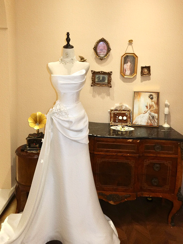 White strapless satin fitted long wedding dress R6578