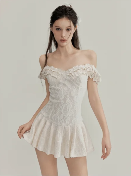 White lace neckline one-shoulder waist slim pleated skirt homecoming dress R4804