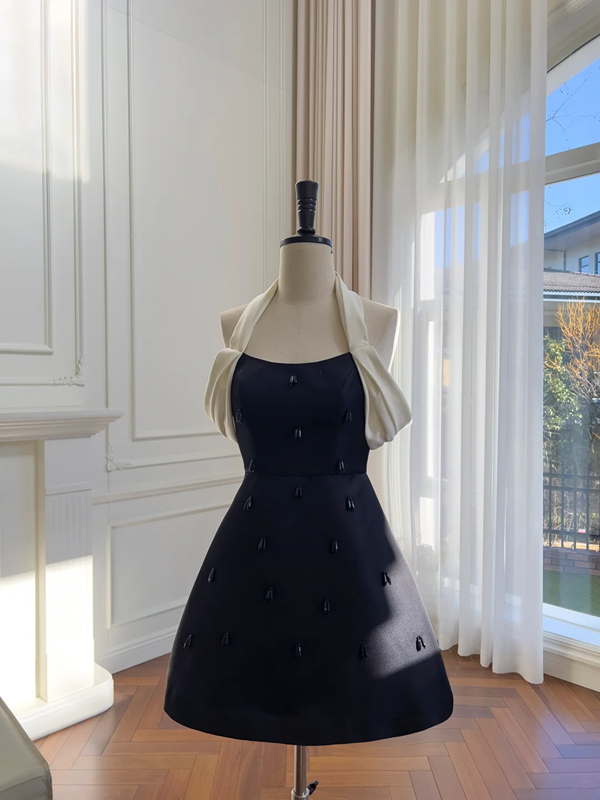 Black miniskirt white halter neckline waist slim A-line miniskirt homecoming dress R5047