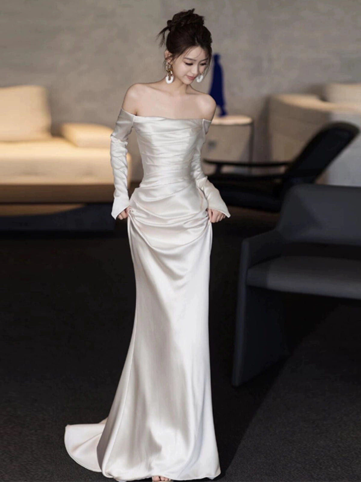Long Sleeves Satin Mermaid Wedding Dresses Long Bridal Gown      S7211