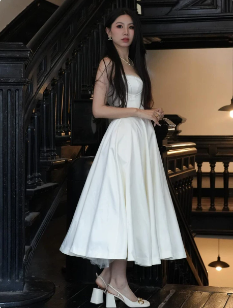 Minimalist French Chic White A-Line Spaghetti Straps Wedding Dress RS143