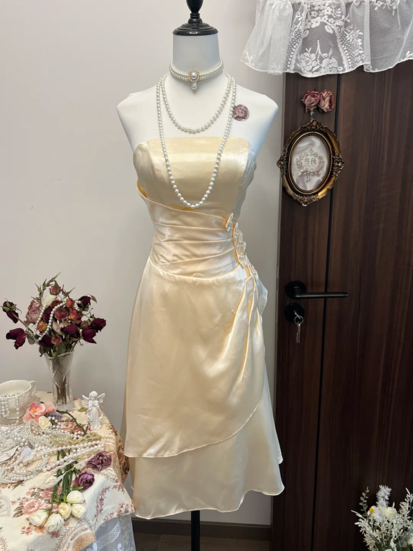 Champagne-colored tube-top waisted pleated satin high-end mid-length skirt homecoming dress R4317
