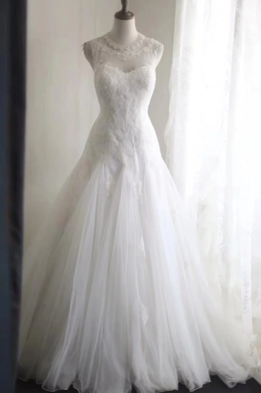 White sleeveless fitted waist elegant long ball gown/bridal dress R6778