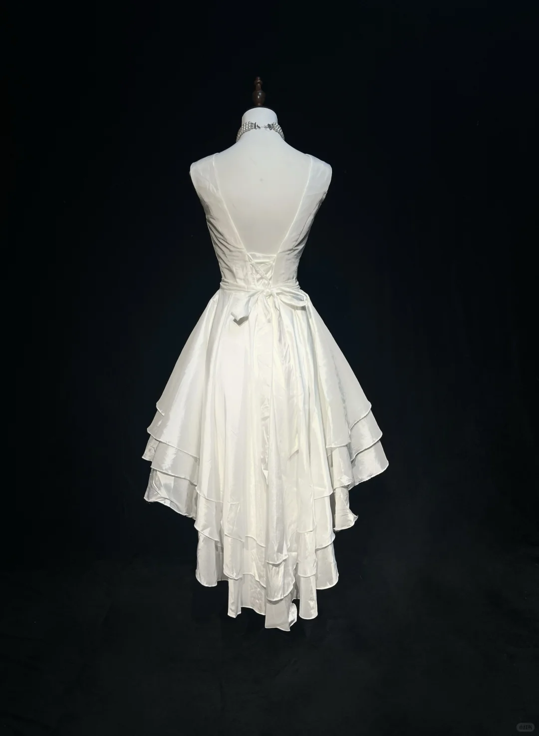 White sleeveless satin waist slim mid-length skirt homecoming dress R4926