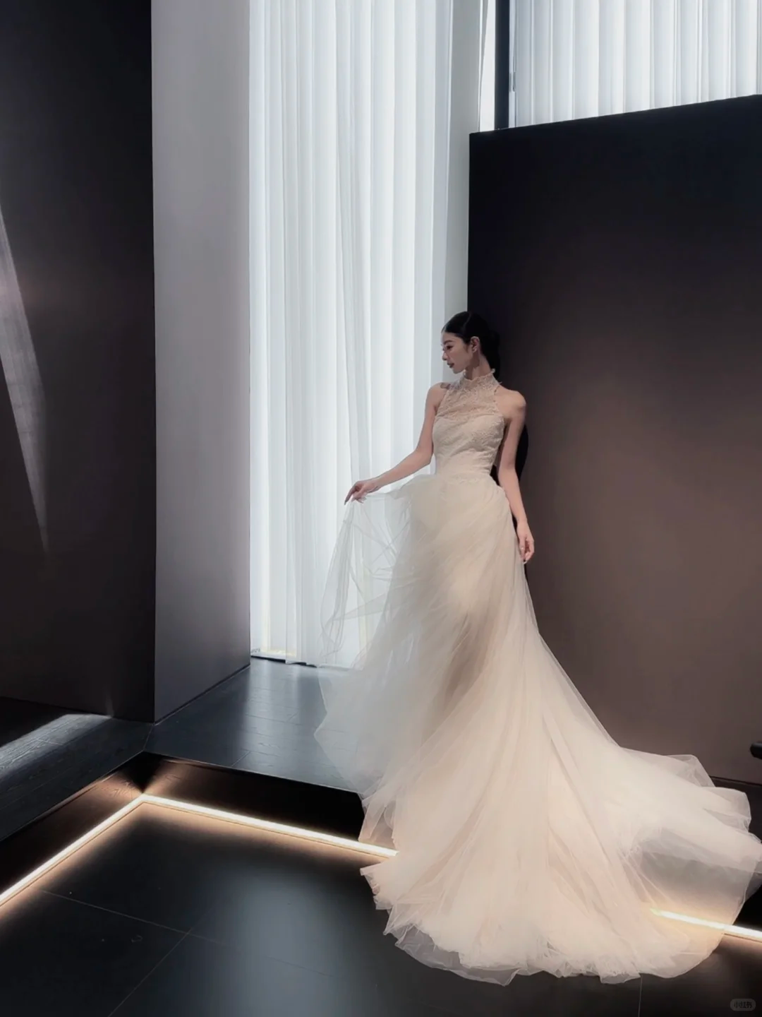 White halterneck slim waist sexy long dress bridal gown R6040