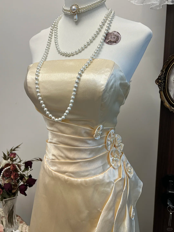 Champagne-colored tube-top waisted pleated satin high-end mid-length skirt homecoming dress R4317