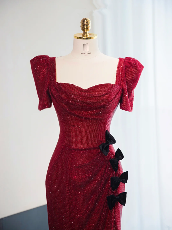 Red square-neck, fitted waist, bodycon long ball gown/bridal dress R8985