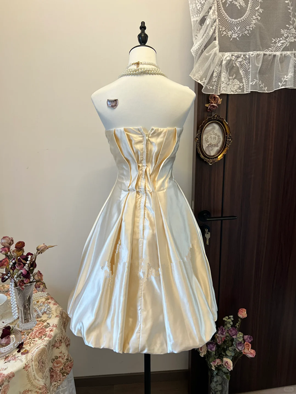 White strapless satin pleated waist slim bow design short skirt homecoming dress R4277