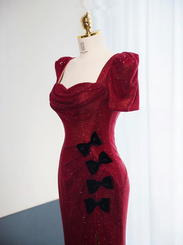 Red square-neck, fitted waist, bodycon long ball gown/bridal dress R8985