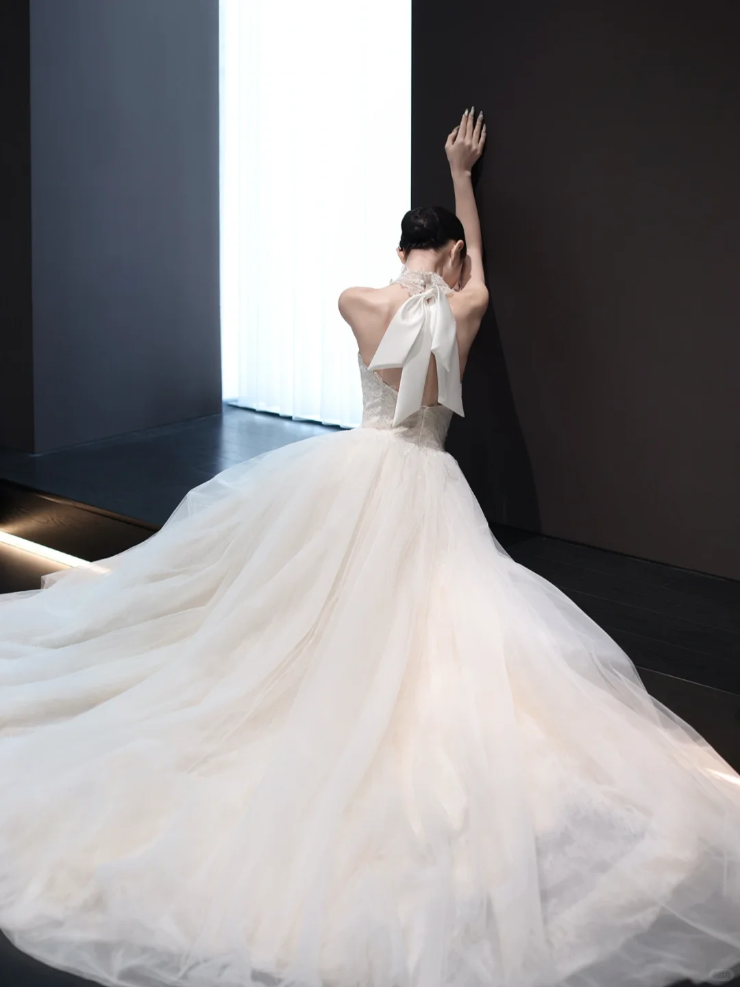 White halterneck slim waist sexy long dress bridal gown R6040