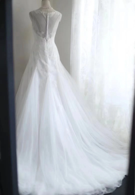 White sleeveless fitted waist elegant long ball gown/bridal dress R6778