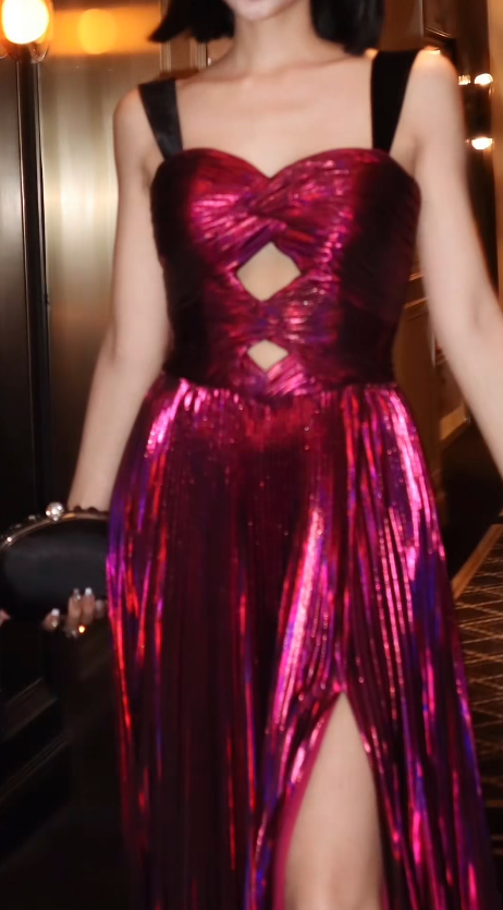 Purple-red halter-neck, fitted waist, pleated, slit sexy ball gown R6418