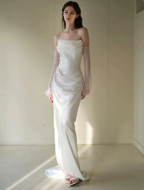 Minimalist White Sheath Strapless Long Wedding Dress with High-slit RS147