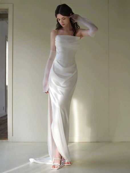 Minimalist White Sheath Strapless Long Wedding Dress with High-slit RS147