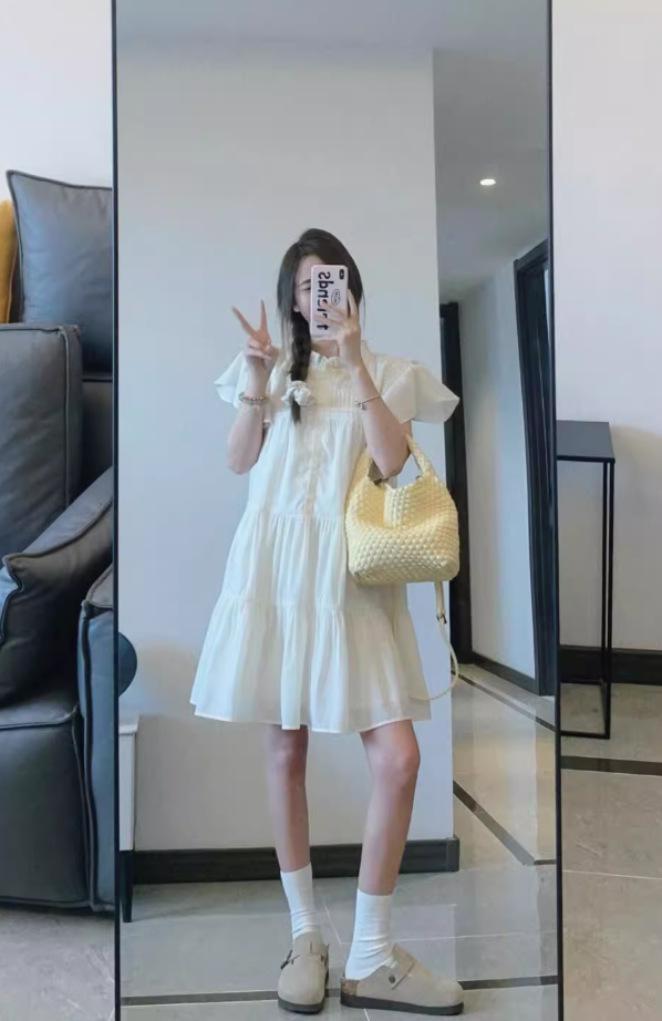 Beautiful small flying sleeve dress new style temperament sweet A-line skirt small R0769