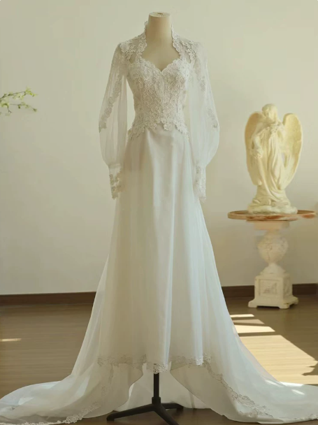 French Retro Light Ivory A-Line Sweetheart Wedding Dress with Lace Embridery RS149