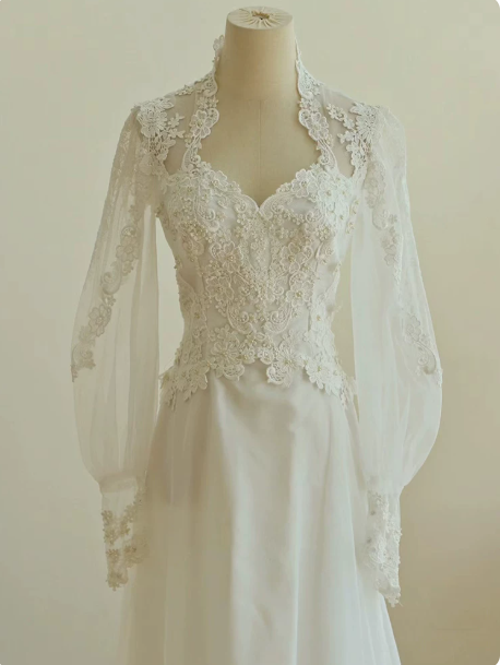 French Retro Light Ivory A-Line Sweetheart Wedding Dress with Lace Embridery RS149