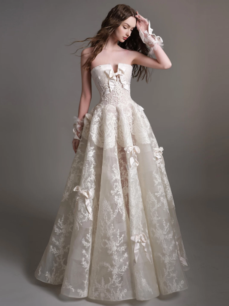 French Chic White A-Line Strapless Lace Embridery Wedding Dress with Bow-knot RS150