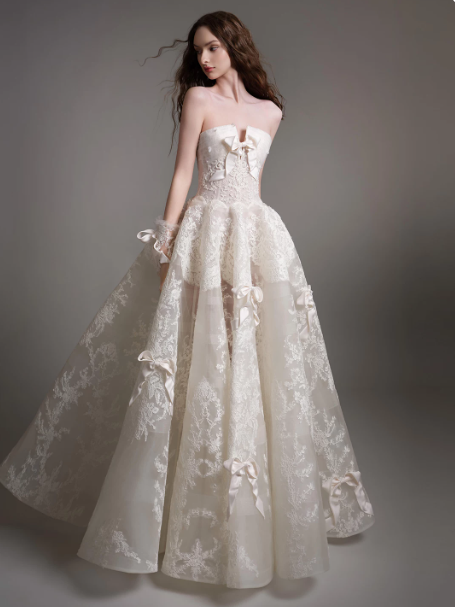 French Chic White A-Line Strapless Lace Embridery Wedding Dress with Bow-knot RS150