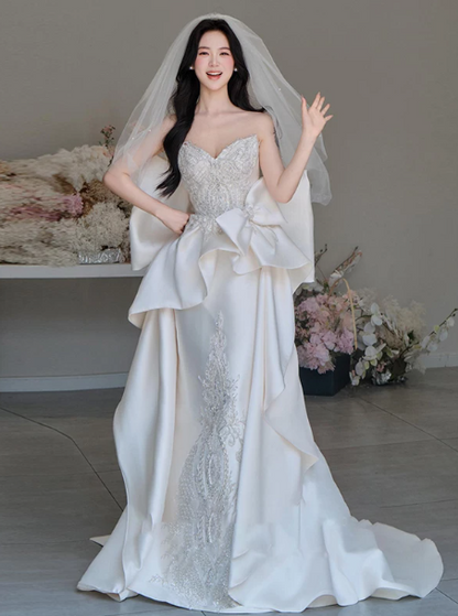 Cute White A-Line Sweetheart Satin Bow Ribbon Wedding Dress with Beaded RS151