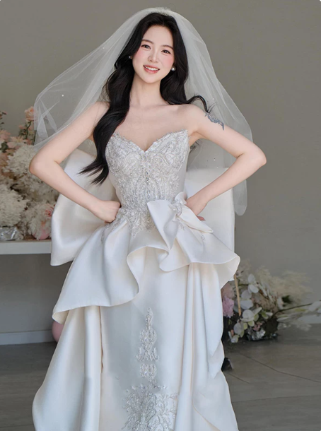 Cute White A-Line Sweetheart Satin Bow Ribbon Wedding Dress with Beaded RS151