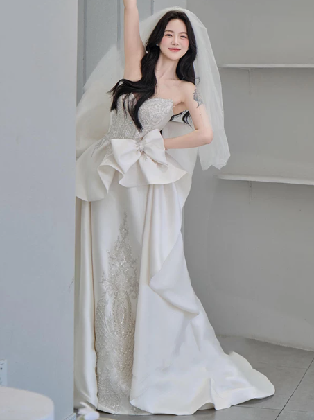 Cute White A-Line Sweetheart Satin Bow Ribbon Wedding Dress with Beaded RS151